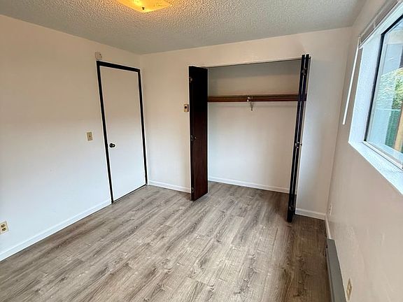 5th image of 2211 Sumner Ave APT 2