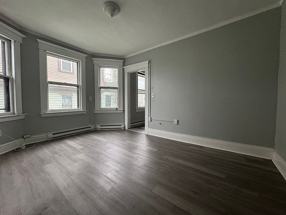 1st image of 35 Webb St #2