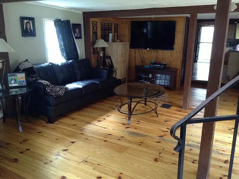 120 Cherry Valley Rd — Photo 2