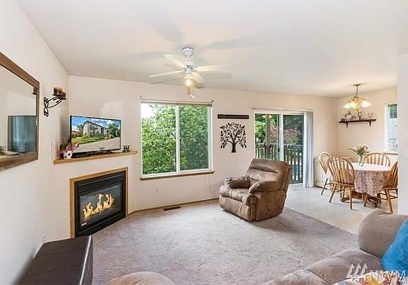 4th image of 1431 Kitsap St #101