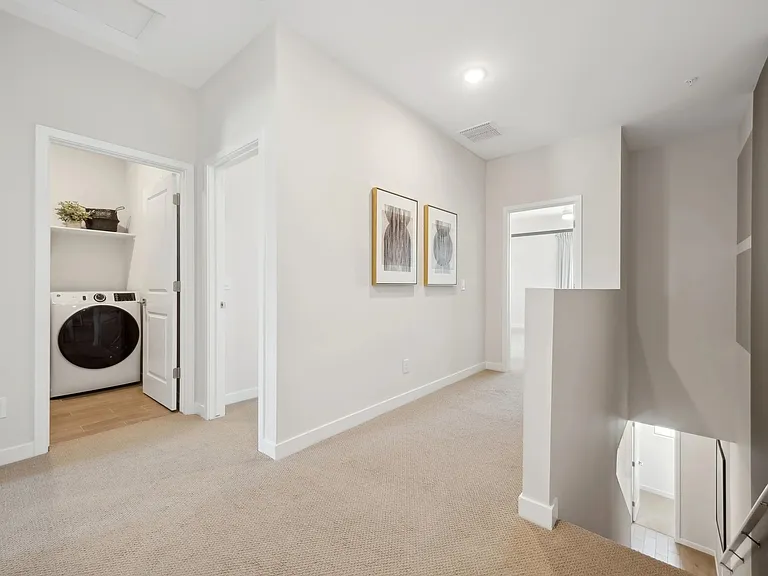 2818 W White Feather Ln — Photo 12