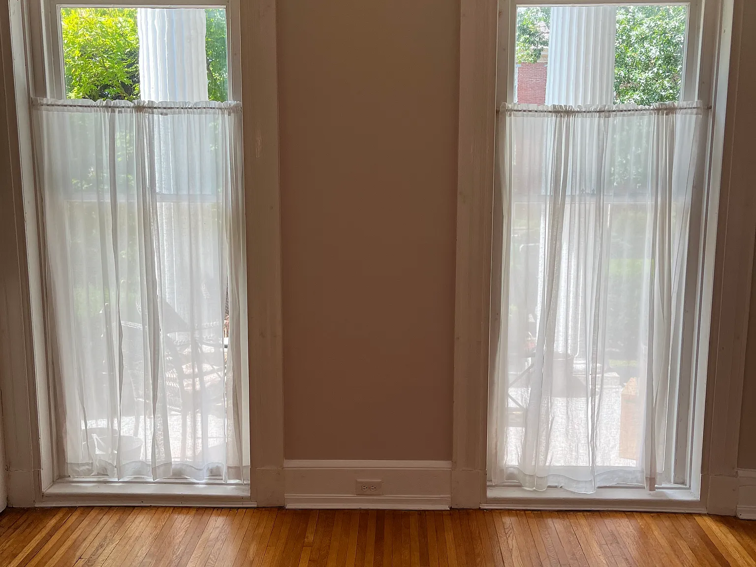 2 bed, 1000 sqft, $2,600 — Photo 3