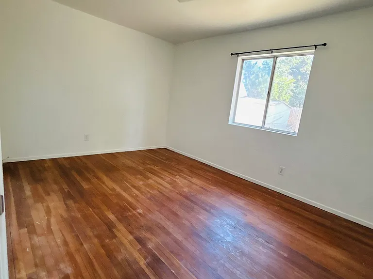 1203 Marline Ave — Photo 4
