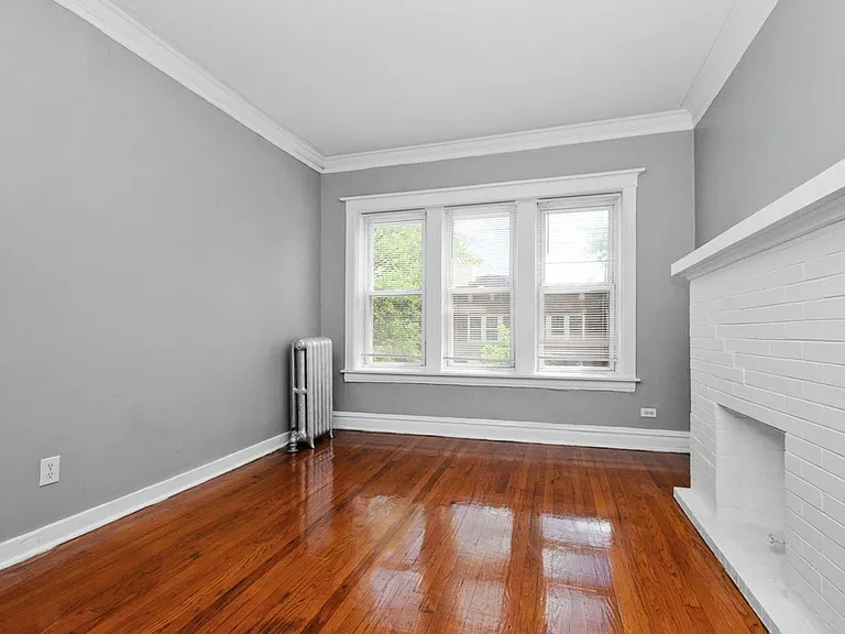 7557-59 S. Calumet Ave. / 348-58 E 76th St. — Photo 16