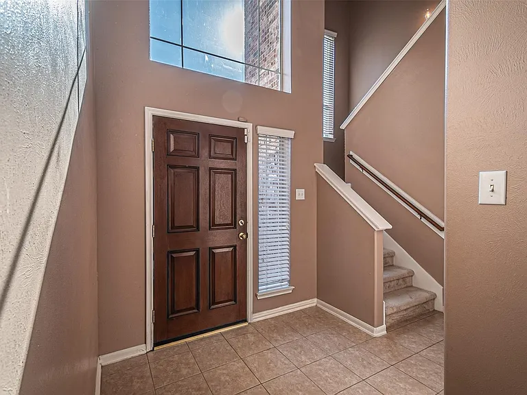 7431 Riven Oaks Ct — Photo 6