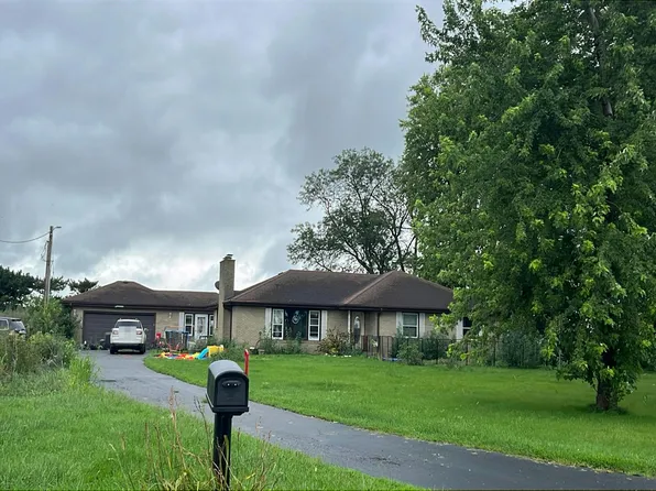 1226 N 36th Rd, Ottawa, IL 61350