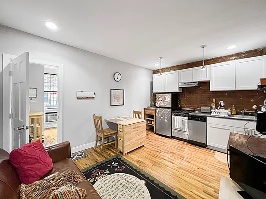 Rented by Skyward | media 28