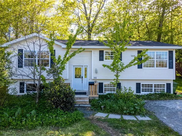 102 River Ln, Bedford, NS B4A 4J5