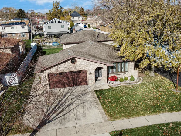 6518 W 83rd St, Burbank, IL 60459