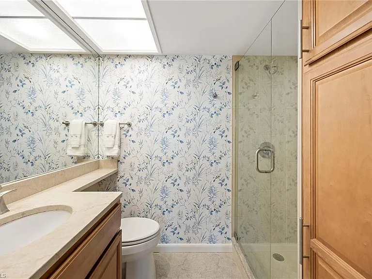 45 High Point Cir S #303 — Photo 14
