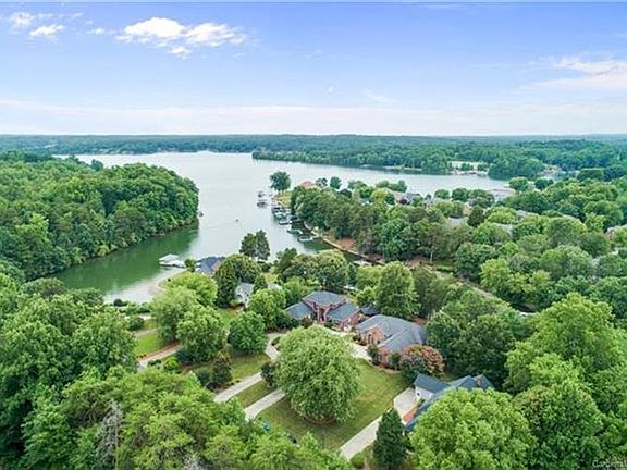 2nd image of 7821 Sail Pointe Dr