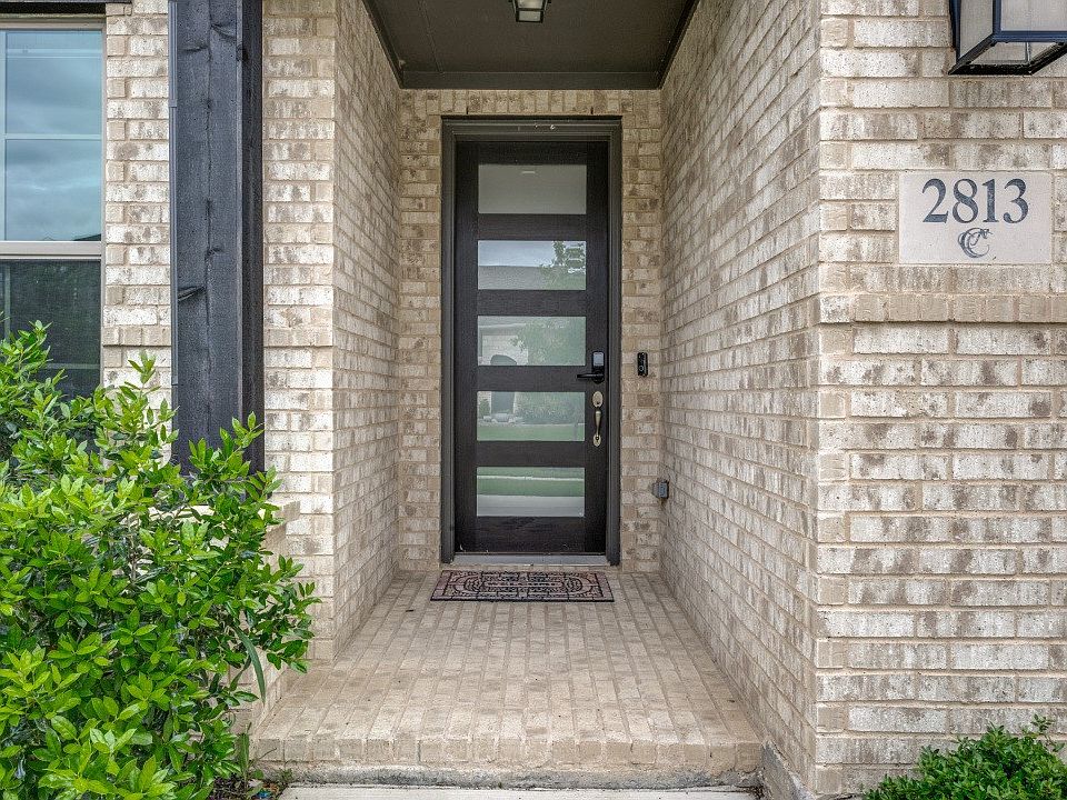1st image of 2813 Walker Way