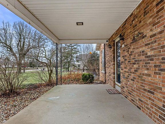 3rd image of 403 Elkhorn ROAD