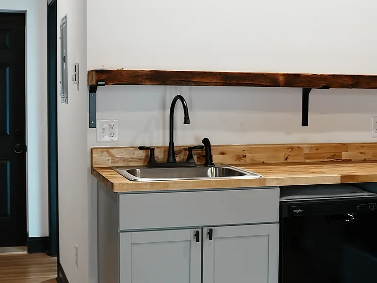 22 Hutton St #3 — Photo 13