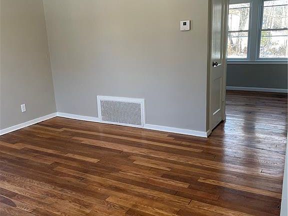 4th image of 45 Walnut Rd