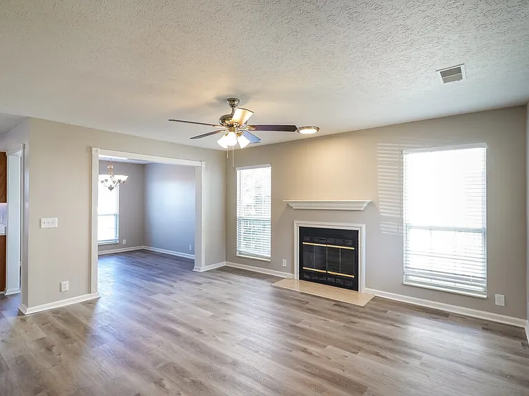 3106 Creekview Ln — Photo 5