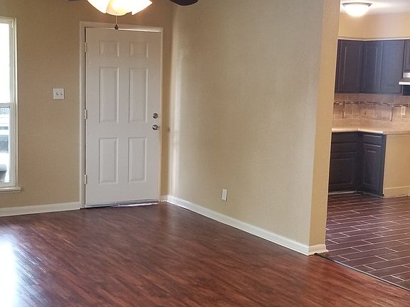 4th image of 2407 Eloise Cir
