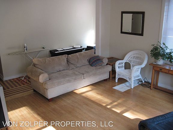 3rd image of 1726 N Arlington Pl #9877295