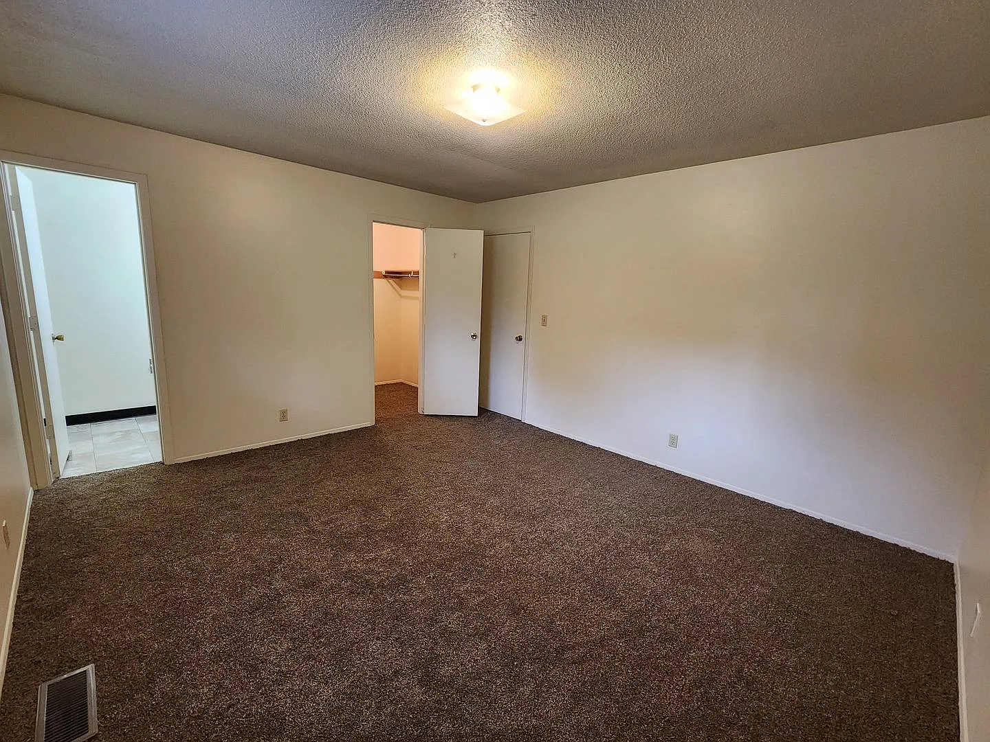 1 Bedroom 1 Bathroom Apartments Towards Brazil — Photo 4