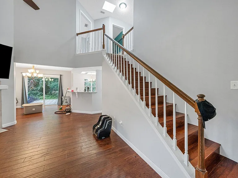 2758 Waymeyer Dr — Photo 10