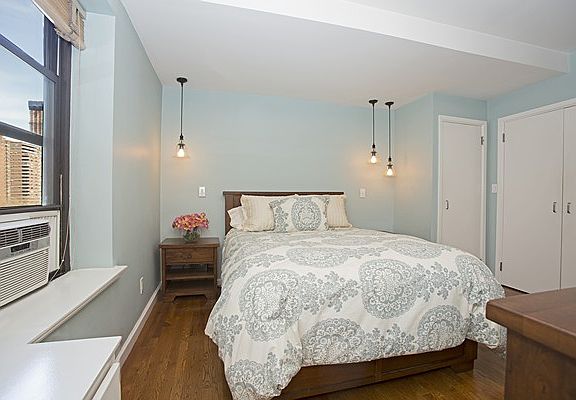 5th image of 315 W 23rd St APT 7F