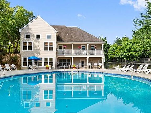 2nd image of 100 Cobblestone Dr #2309