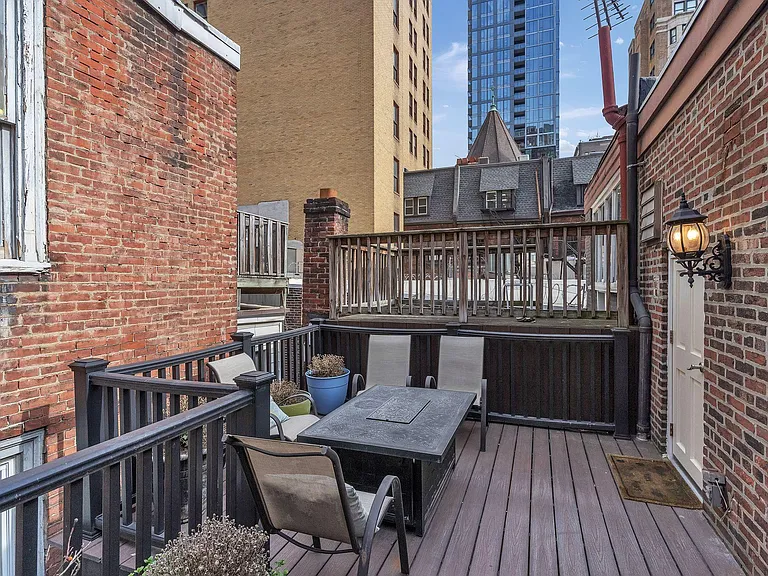 1715 Moravian St — Photo 23