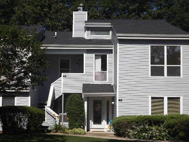 1st image of 31 Lakeview Dr