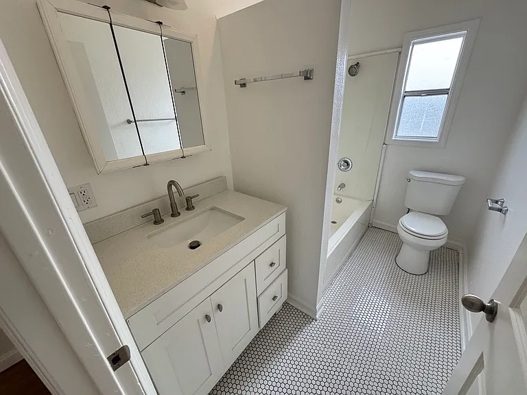 2336 W 21st St #2336 — Photo 24