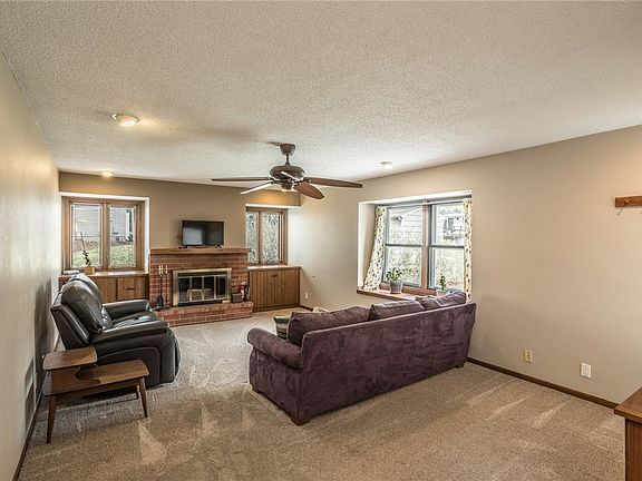 3rd image of 4705 Dakota Dr