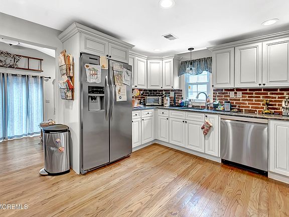 3rd image of 73 Swartzel Drive