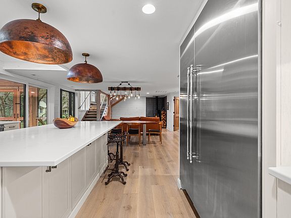 Gourmet Kitchen - Large Island