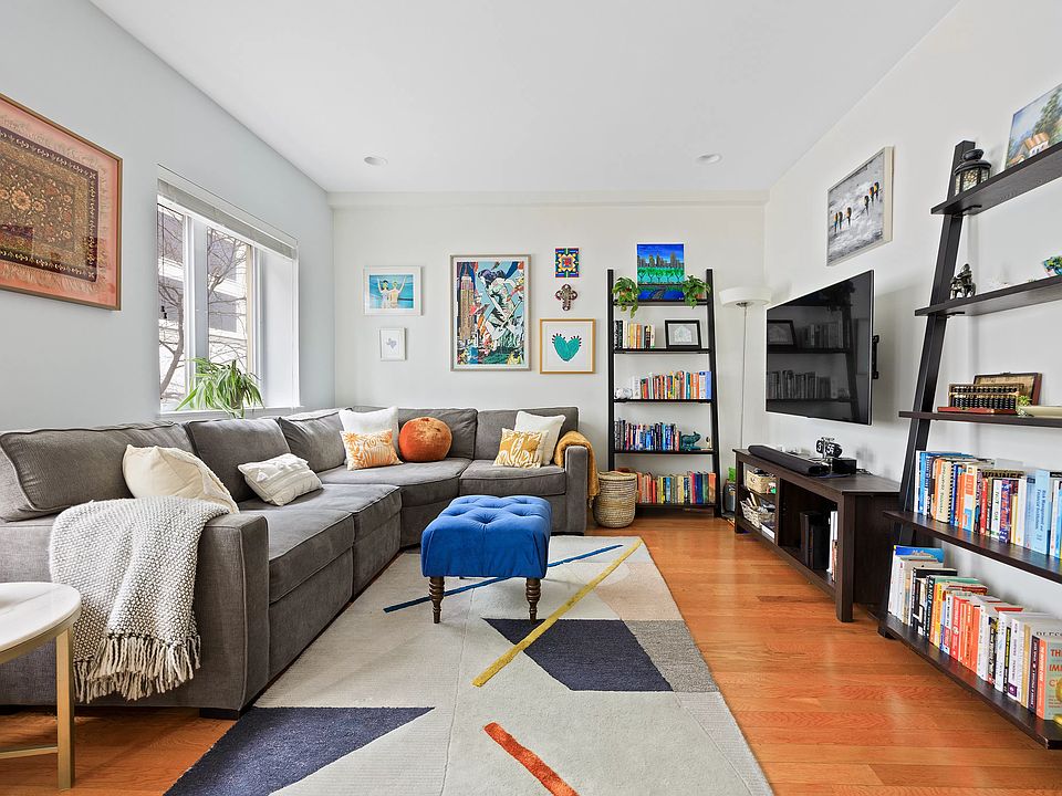 1st image of 527 Vanderbilt Ave APT 2A