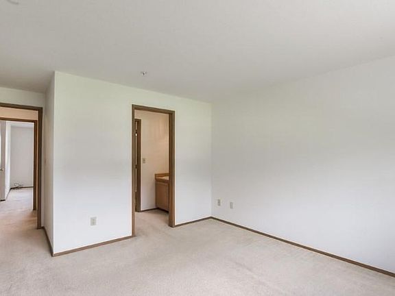 5th image of 315 E Park St APT 4