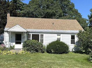 20 Pennington Dr, Burlington, VT 05408