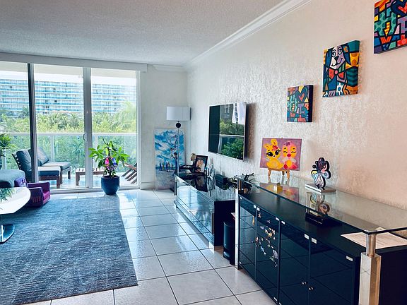 3rd image of 3800 S Ocean Dr APT 307