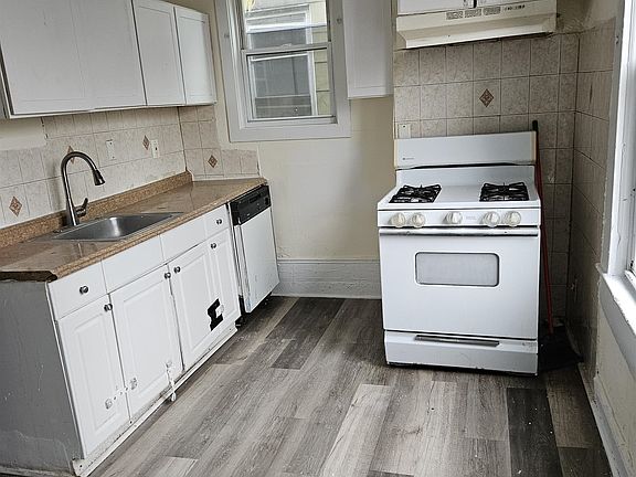 4th image of 195 Winfield Ave #3