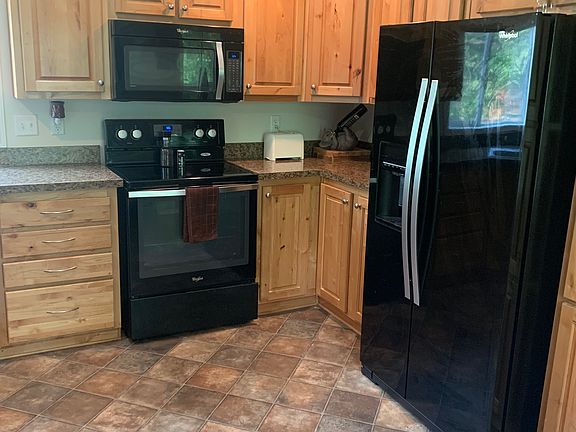 2nd image of 30 Jenny Ln