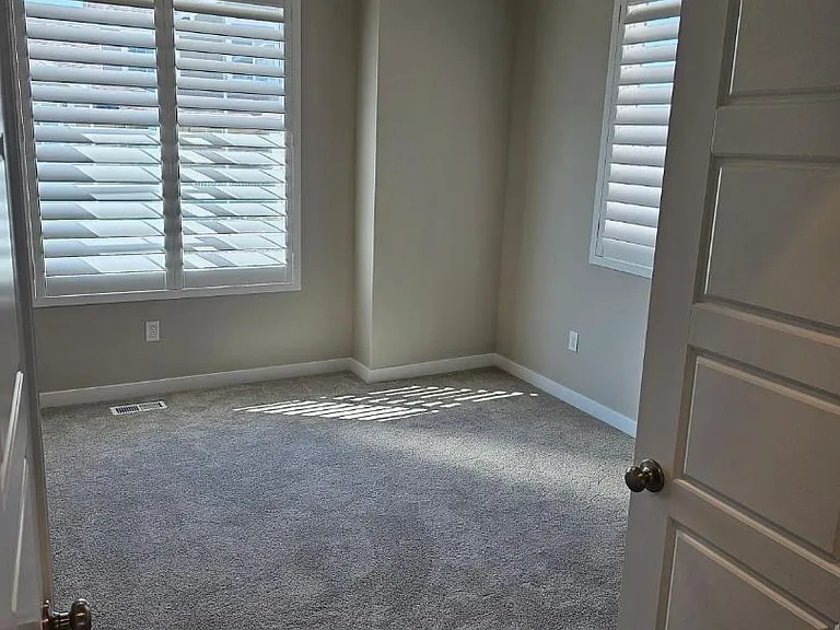 4962 W Evergreen Ln — Photo 8