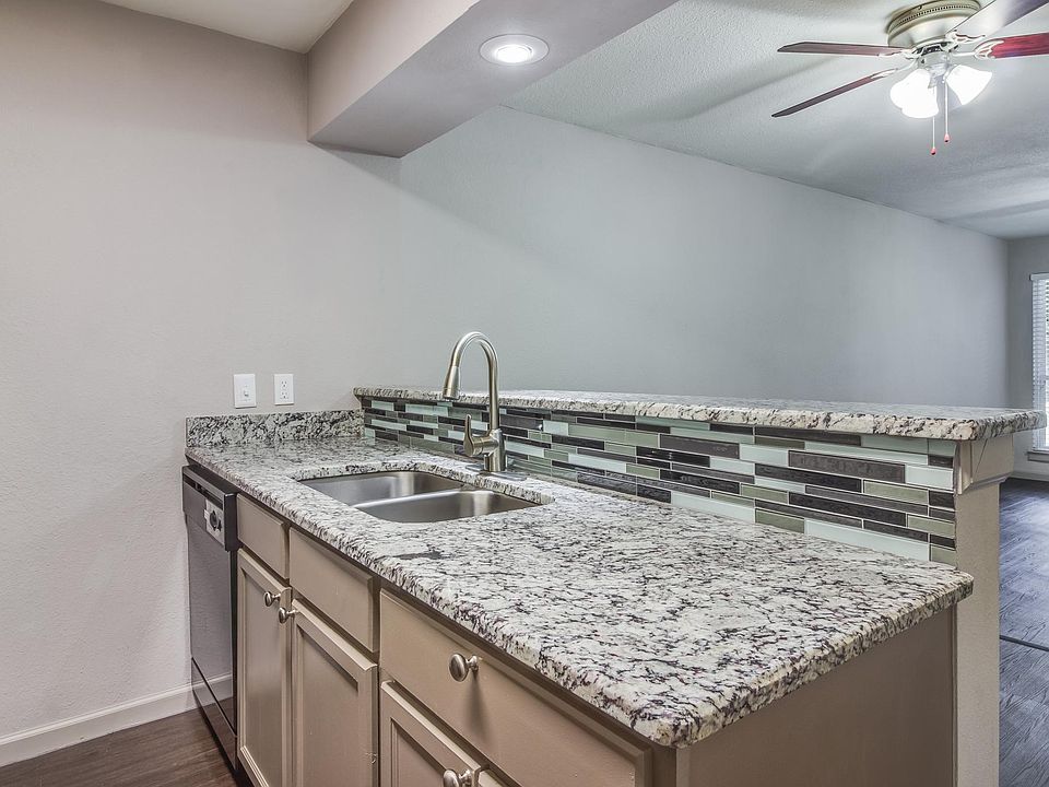 1st image of 5146 Vandelia St #2