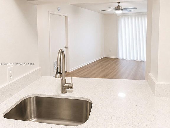 3rd image of 102 SW 6th Ave APT 507