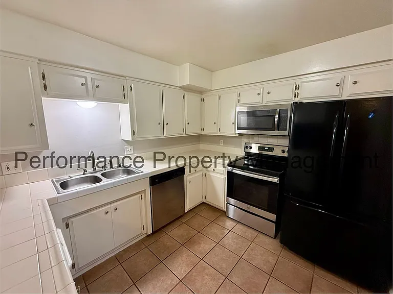 5101 Hunter Ave #7 — Photo 5