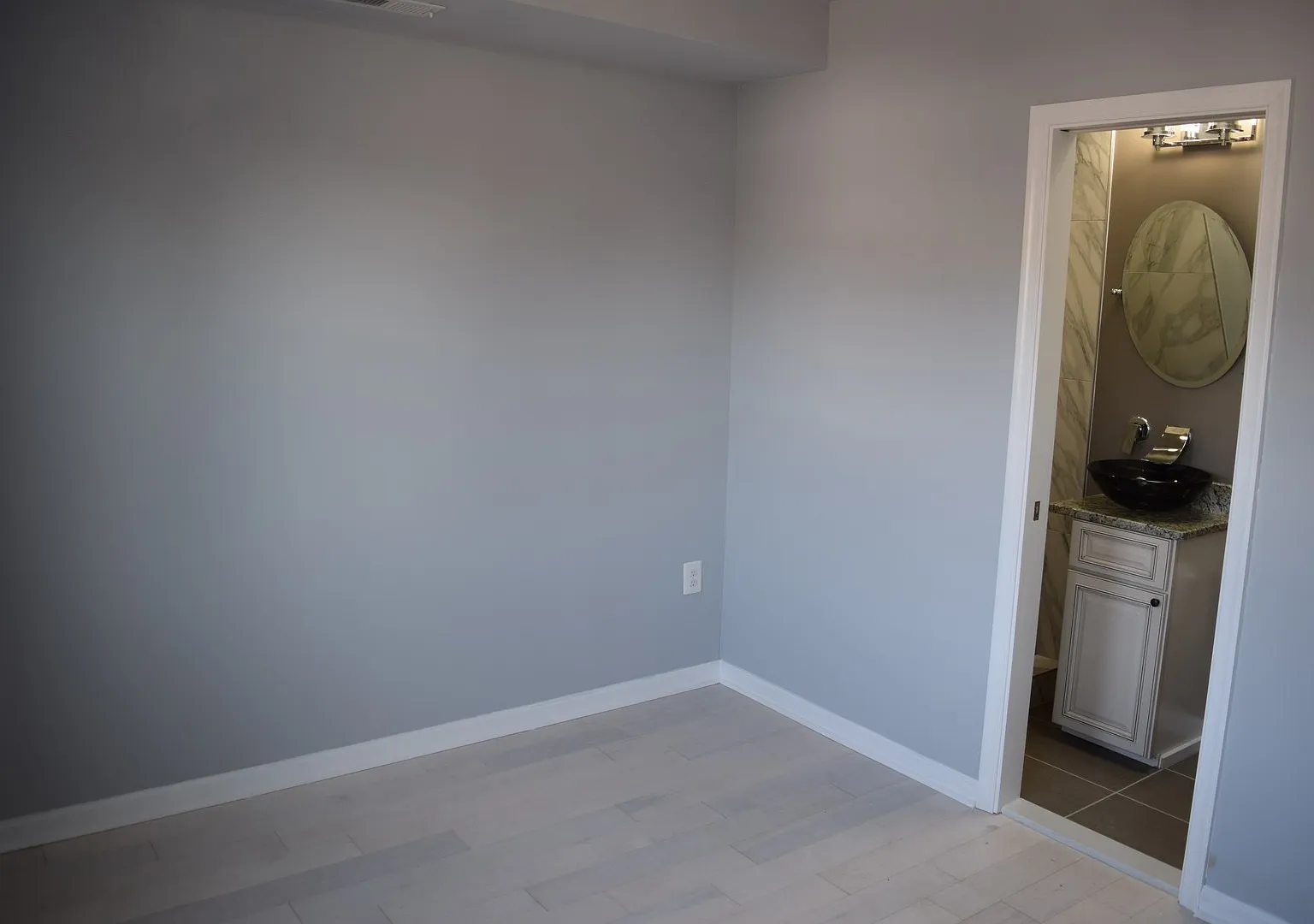 Charming 2 BD 2 BA with office near H St NE!! — Photo 3