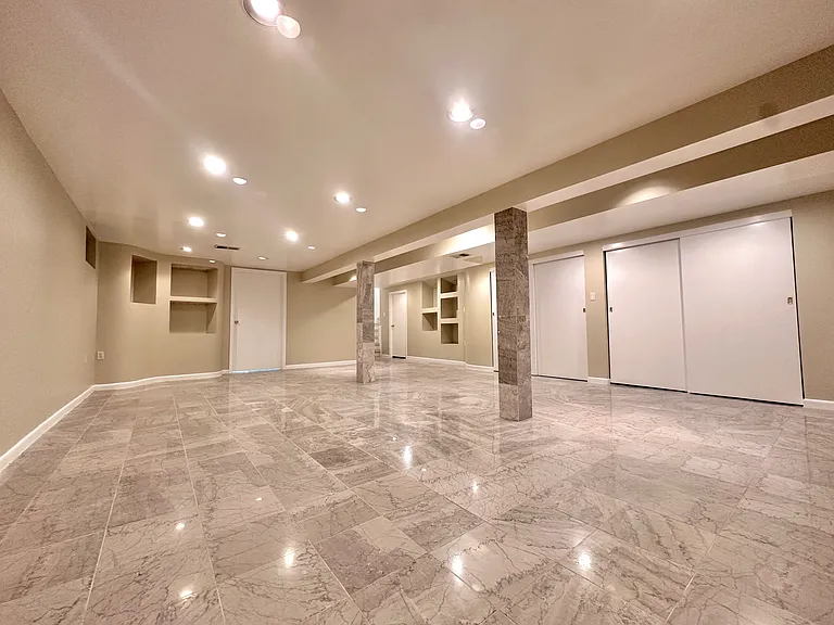 9010 Crawford Ave — Photo 13