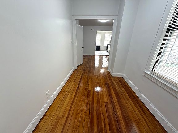 5th image of 3414 42nd St APT 3R