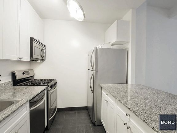 4th image of 45 Wall St APT 1004