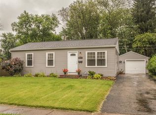 2117 40th St NE, Canton, OH 44705