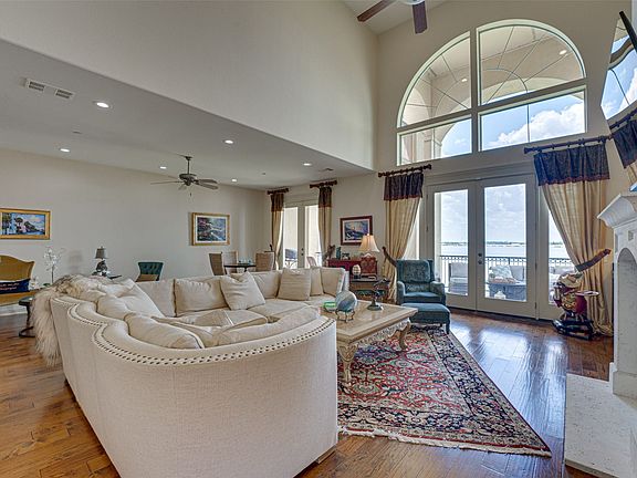 3rd image of 2132 Portofino Dr