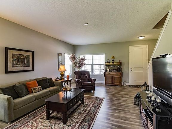 2nd image of 276 Wallrock Ct
