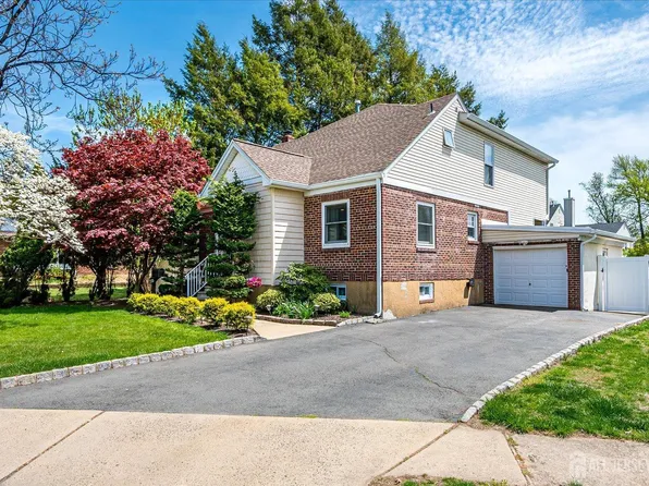 115 Oak Manor Pkwy, South Plainfield, NJ 07080